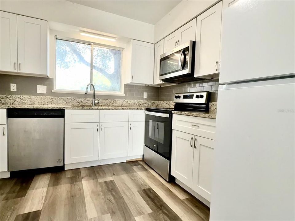 For Rent: $1,800 (2 beds, 1 baths, 1208 Square Feet)