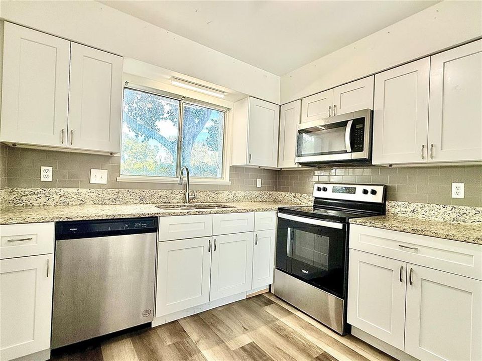 For Rent: $1,800 (2 beds, 1 baths, 1208 Square Feet)