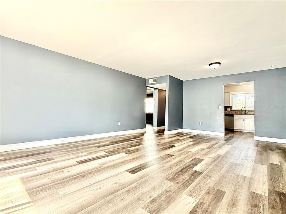 For Rent: $1,800 (2 beds, 1 baths, 1208 Square Feet)