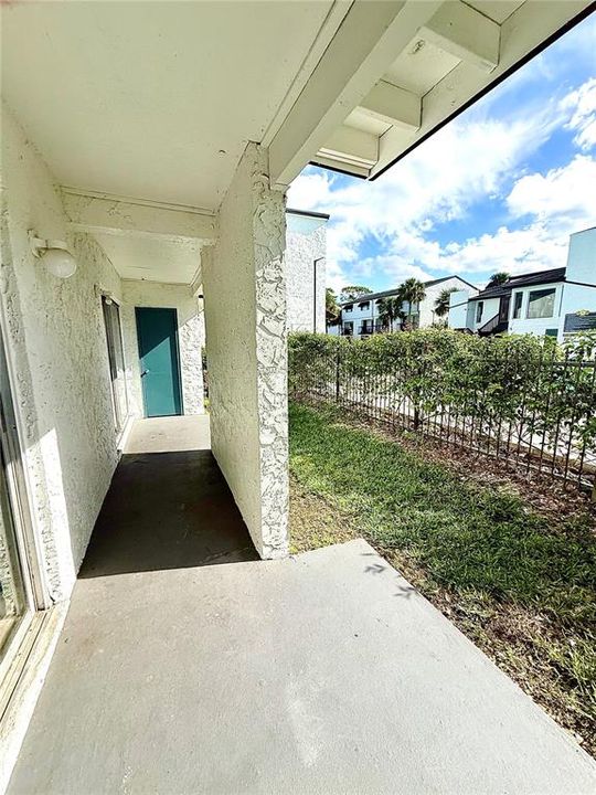 For Rent: $1,800 (2 beds, 1 baths, 1208 Square Feet)