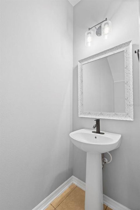 For Sale: $299,000 (3 beds, 2 baths, 1279 Square Feet)