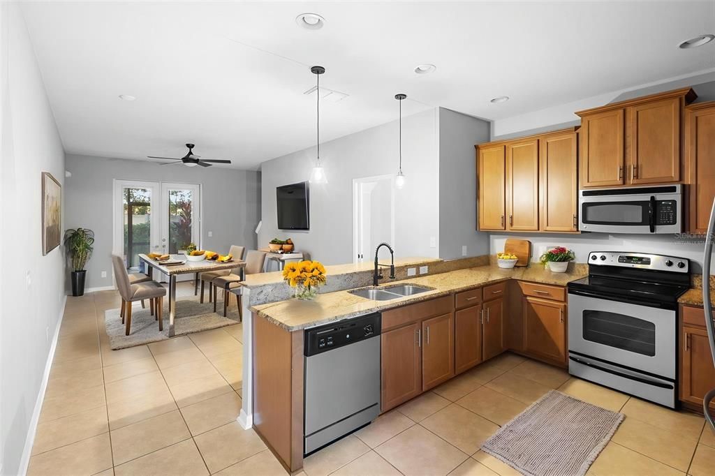 For Sale: $299,000 (3 beds, 2 baths, 1279 Square Feet)