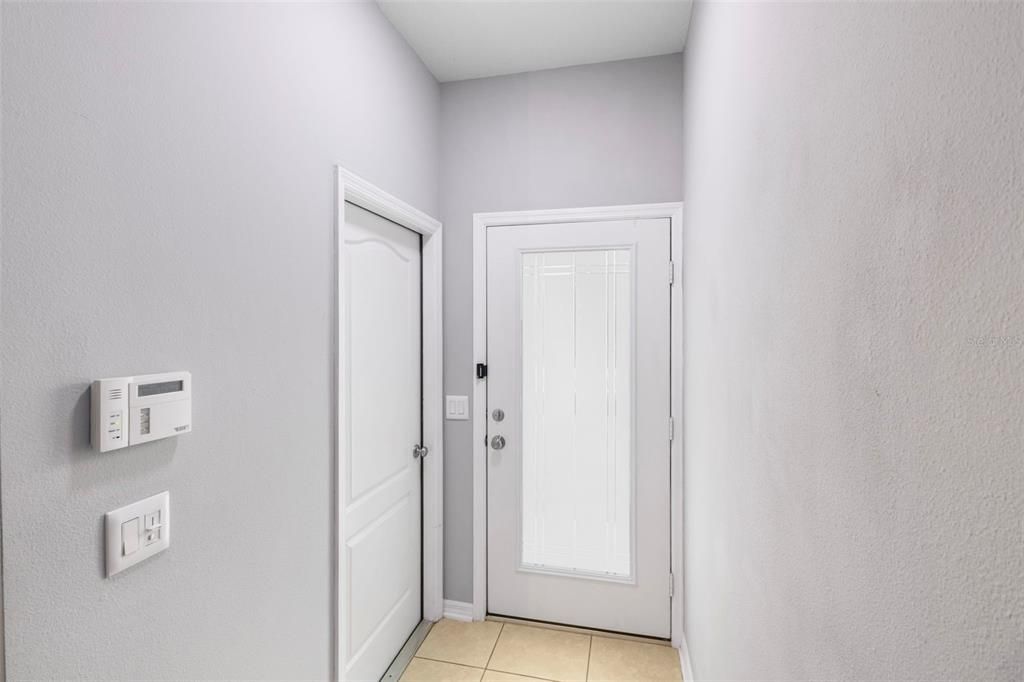 For Sale: $299,000 (3 beds, 2 baths, 1279 Square Feet)