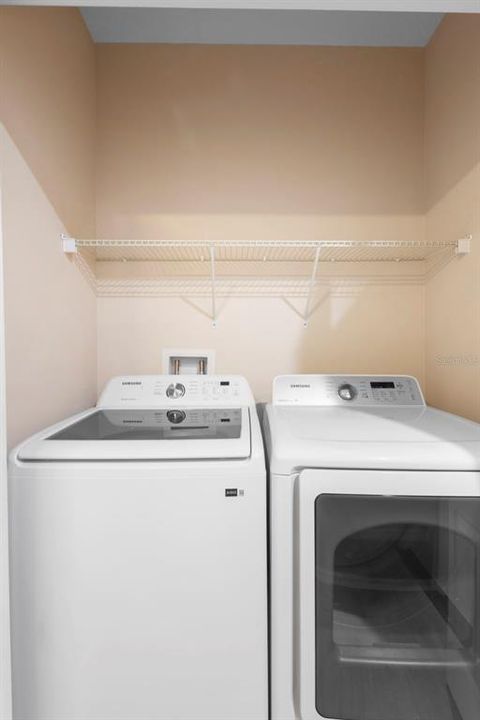 For Sale: $299,000 (3 beds, 2 baths, 1279 Square Feet)