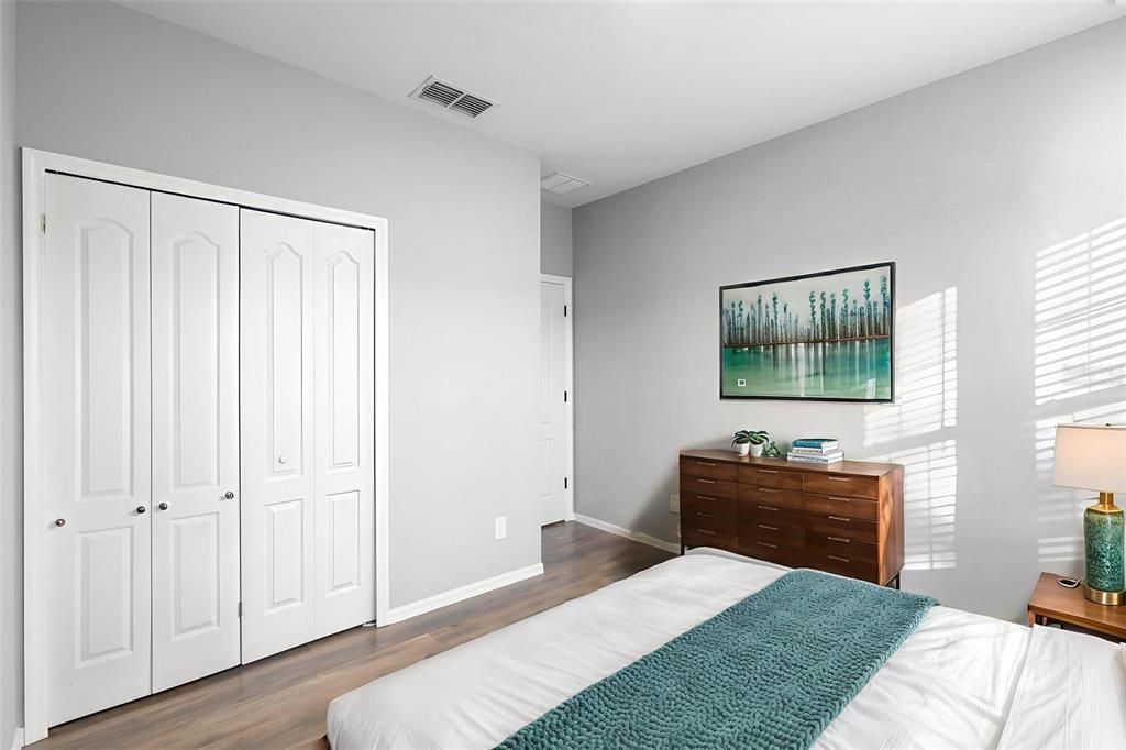 For Sale: $299,000 (3 beds, 2 baths, 1279 Square Feet)