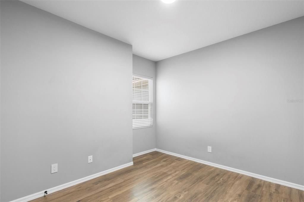 For Sale: $299,000 (3 beds, 2 baths, 1279 Square Feet)