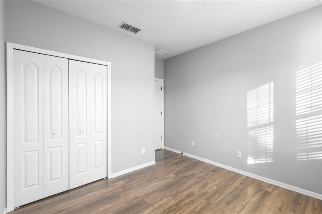 For Sale: $299,000 (3 beds, 2 baths, 1279 Square Feet)