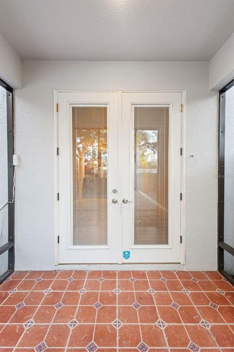 For Sale: $299,000 (3 beds, 2 baths, 1279 Square Feet)