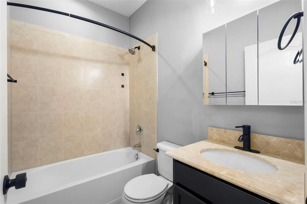 For Sale: $299,000 (3 beds, 2 baths, 1279 Square Feet)