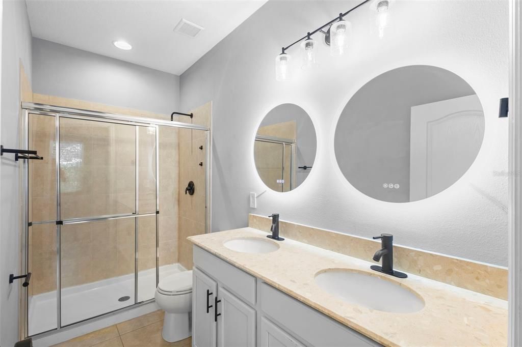 For Sale: $299,000 (3 beds, 2 baths, 1279 Square Feet)