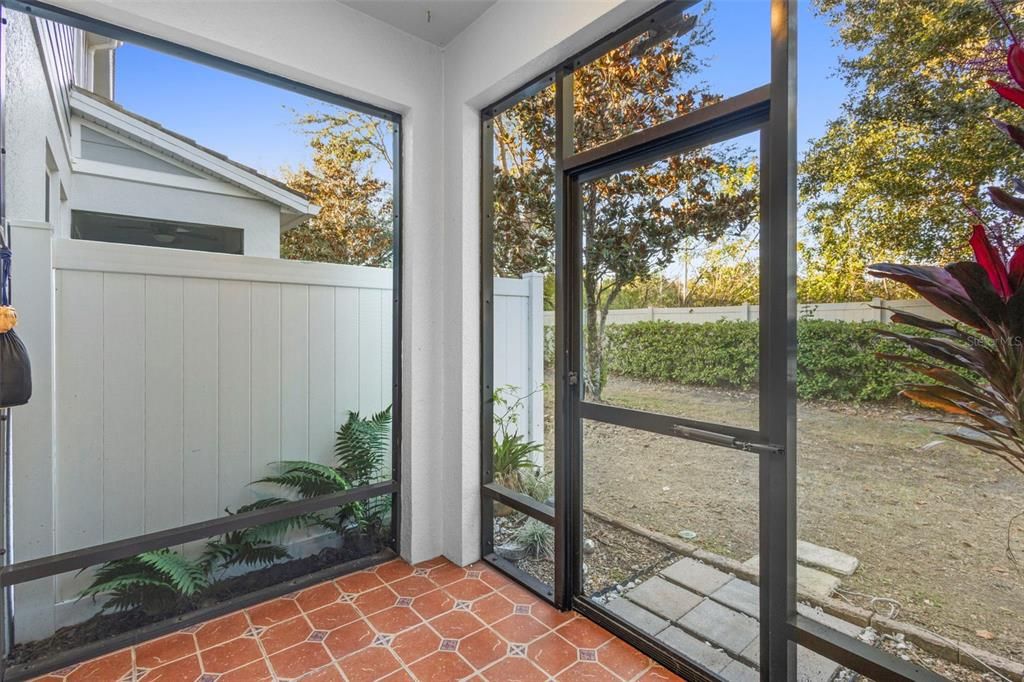 For Sale: $299,000 (3 beds, 2 baths, 1279 Square Feet)