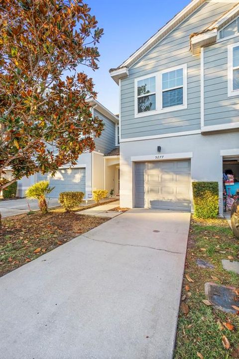 For Sale: $299,000 (3 beds, 2 baths, 1279 Square Feet)