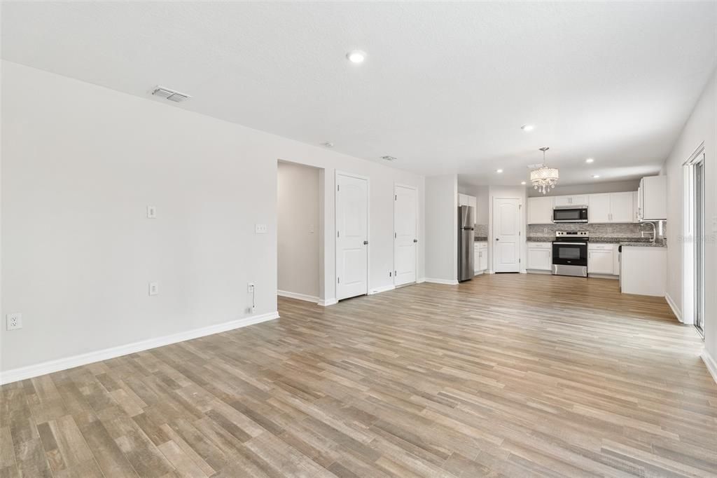 For Sale: $315,000 (4 beds, 2 baths, 2114 Square Feet)