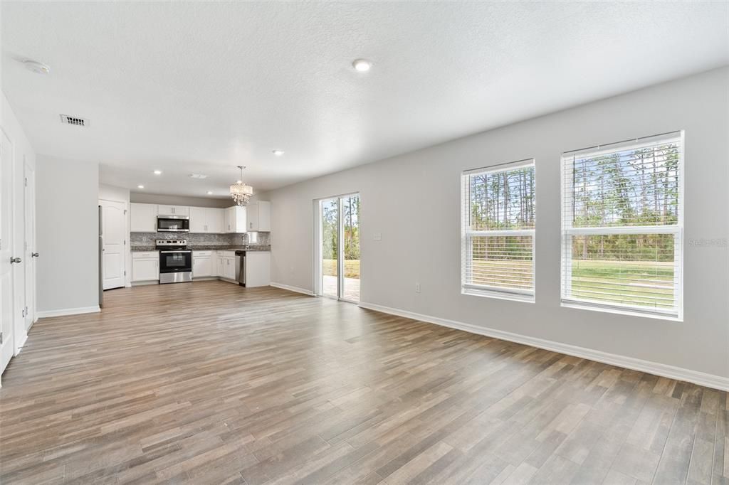 For Sale: $315,000 (4 beds, 2 baths, 2114 Square Feet)