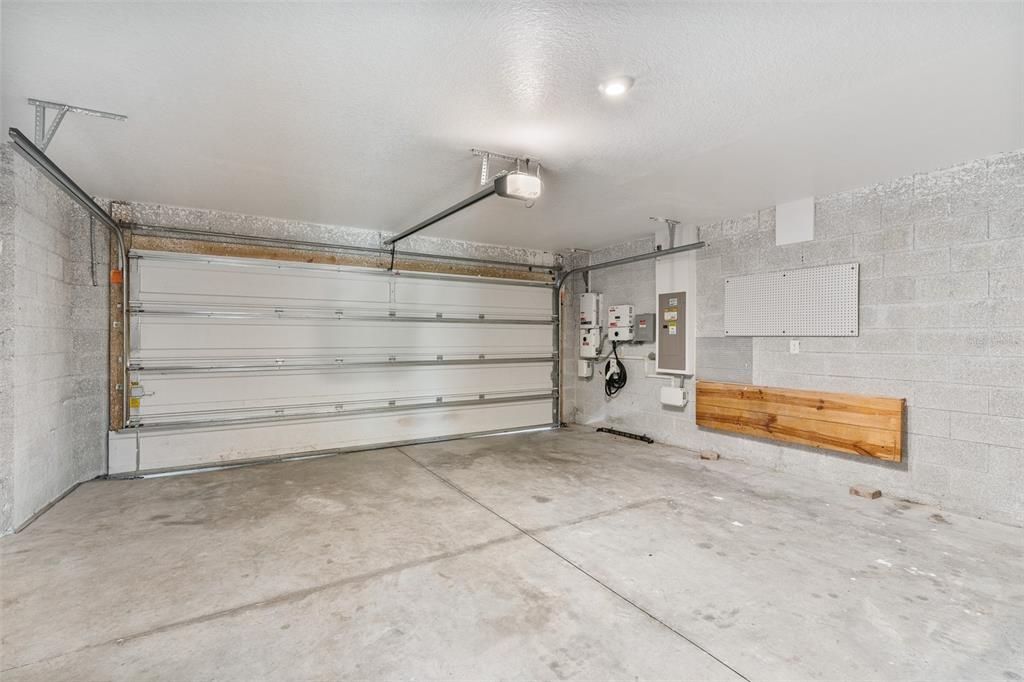 For Sale: $315,000 (4 beds, 2 baths, 2114 Square Feet)