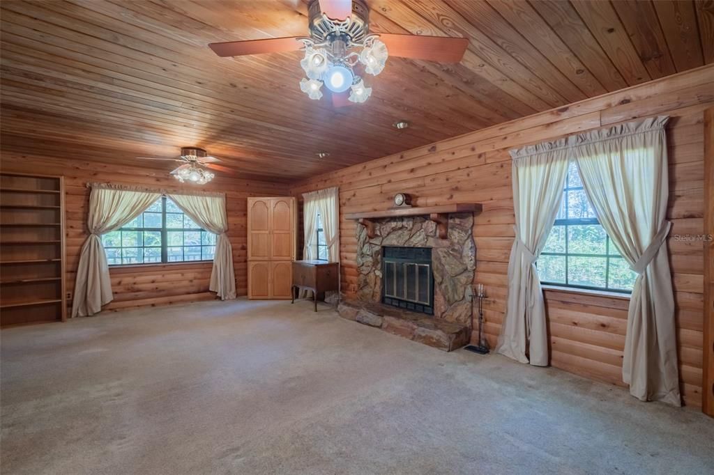 For Sale: $475,000 (3 beds, 2 baths, 1632 Square Feet)