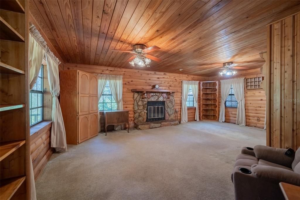 For Sale: $475,000 (3 beds, 2 baths, 1632 Square Feet)