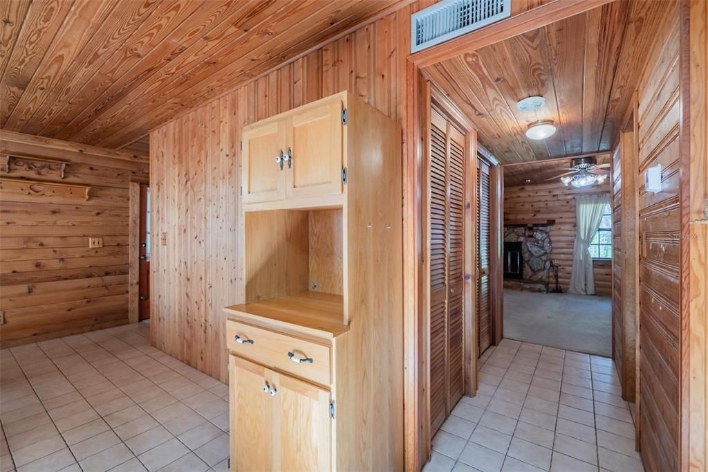 For Sale: $475,000 (3 beds, 2 baths, 1632 Square Feet)