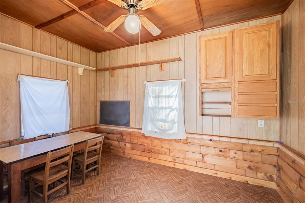 For Sale: $475,000 (3 beds, 2 baths, 1632 Square Feet)