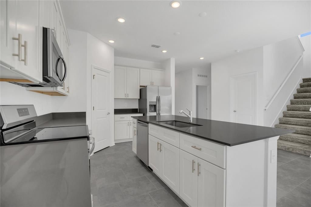 На продажу: $535,000 (4 спален, 3 ванн, 2445 Квадратных фут)