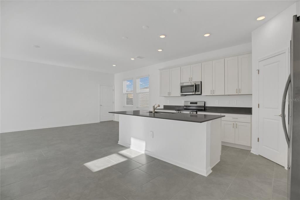 На продажу: $535,000 (4 спален, 3 ванн, 2445 Квадратных фут)