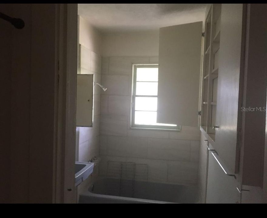 En Venta: $297,500 (4 camas, 3 baños, 2232 Pies cuadrados)