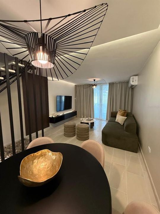 待售: $490,000 (3 贝兹, 2 浴室, 2100 平方英尺)