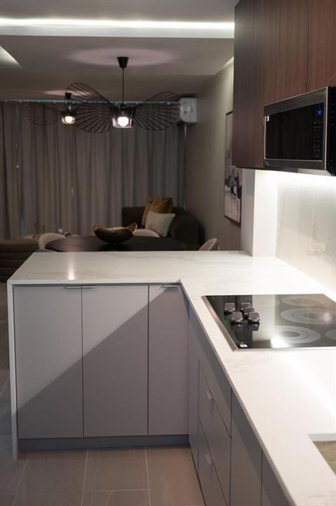 待售: $490,000 (3 贝兹, 2 浴室, 2100 平方英尺)