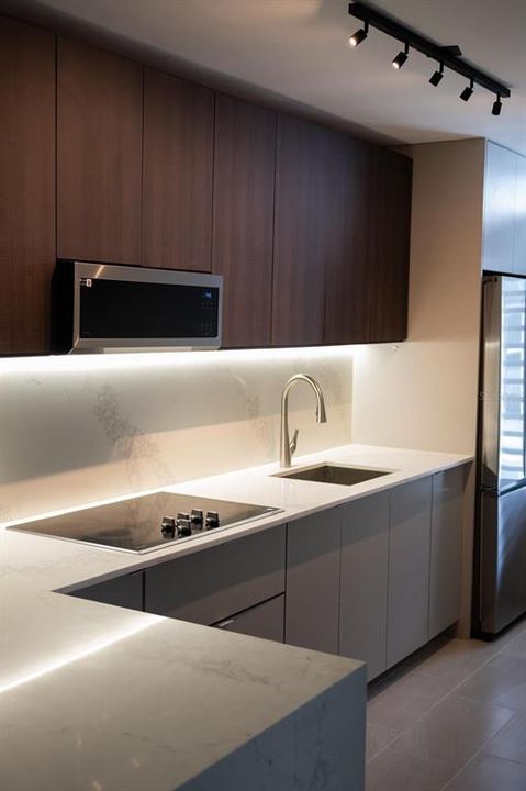 待售: $490,000 (3 贝兹, 2 浴室, 2100 平方英尺)