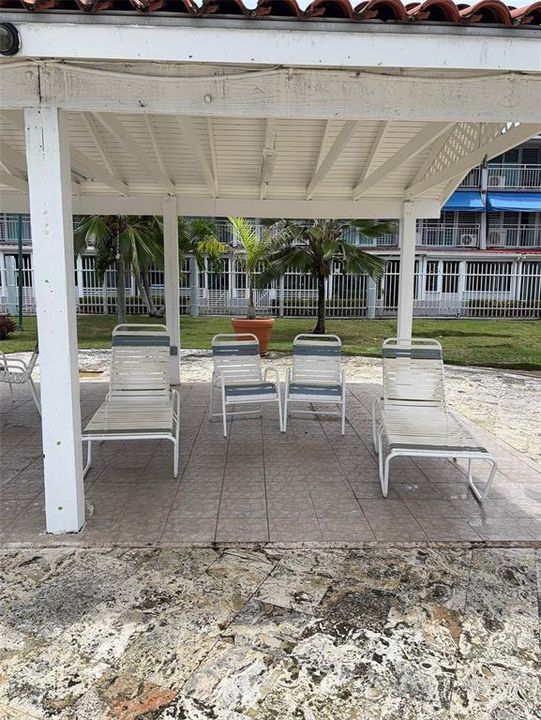 待售: $490,000 (3 贝兹, 2 浴室, 2100 平方英尺)