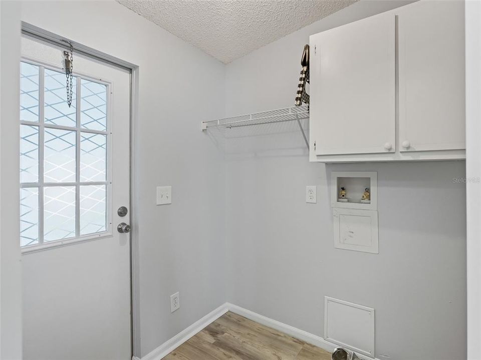 For Sale: $225,000 (2 beds, 2 baths, 1384 Square Feet)