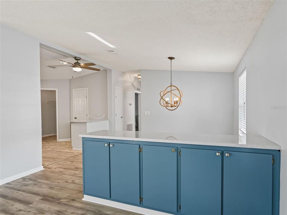 For Sale: $225,000 (2 beds, 2 baths, 1384 Square Feet)