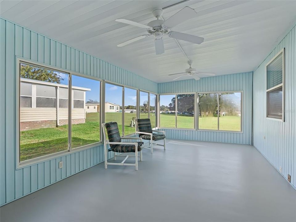 For Sale: $225,000 (2 beds, 2 baths, 1384 Square Feet)