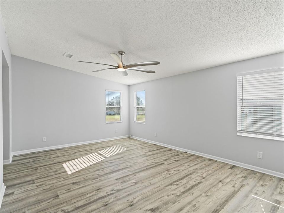 For Sale: $225,000 (2 beds, 2 baths, 1384 Square Feet)