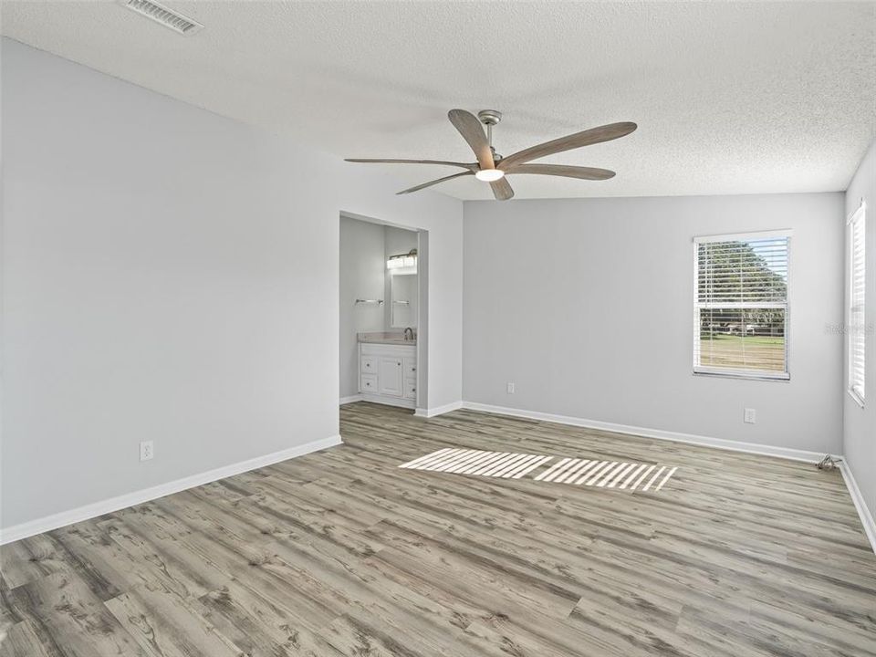 For Sale: $225,000 (2 beds, 2 baths, 1384 Square Feet)