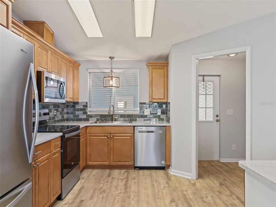 For Sale: $225,000 (2 beds, 2 baths, 1384 Square Feet)