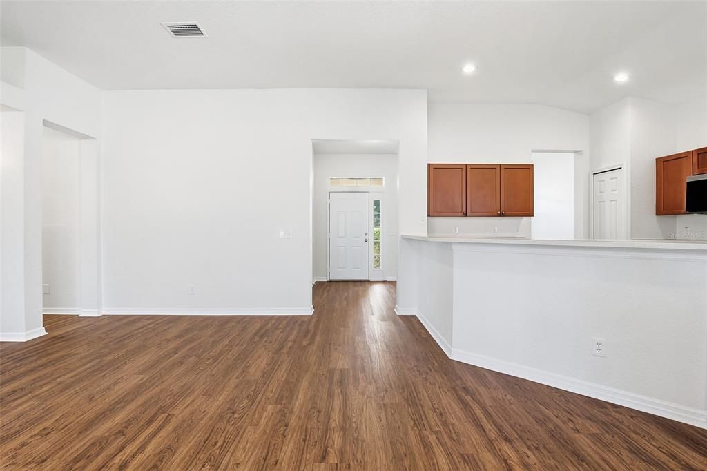 For Sale: $314,900 (4 beds, 2 baths, 1802 Square Feet)