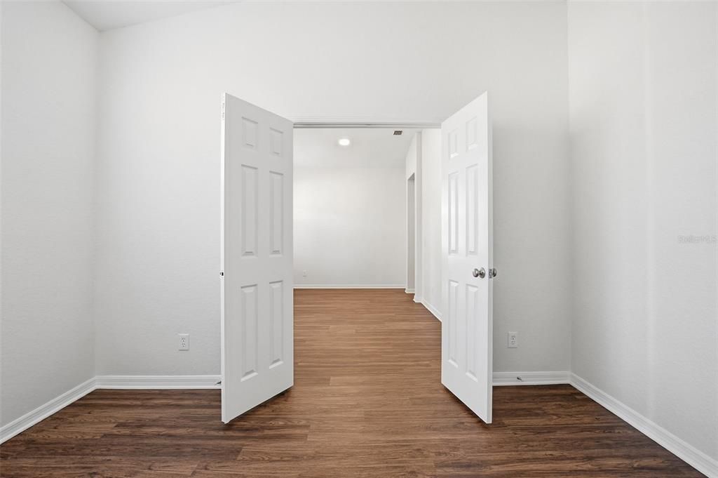 For Sale: $314,900 (4 beds, 2 baths, 1802 Square Feet)