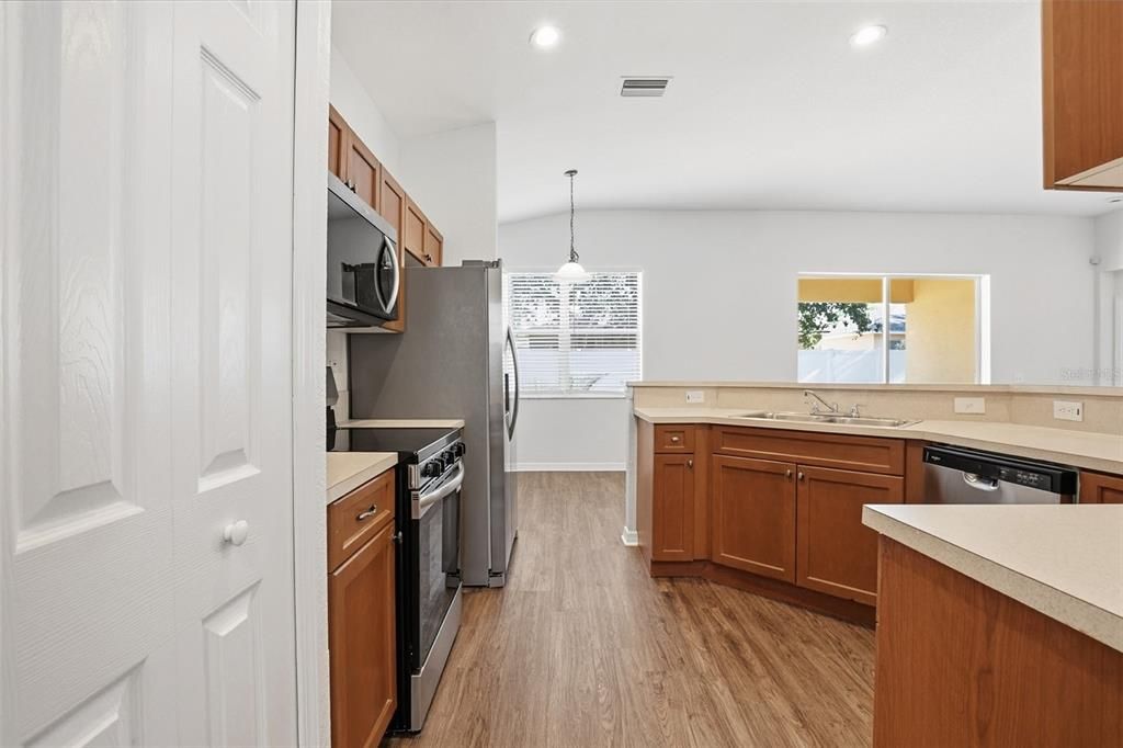 For Sale: $314,900 (4 beds, 2 baths, 1802 Square Feet)