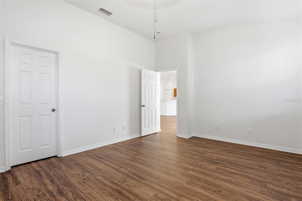 For Sale: $314,900 (4 beds, 2 baths, 1802 Square Feet)