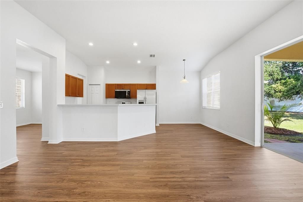 For Sale: $314,900 (4 beds, 2 baths, 1802 Square Feet)