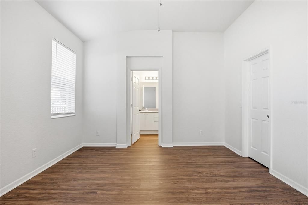 For Sale: $314,900 (4 beds, 2 baths, 1802 Square Feet)