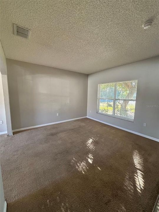 For Rent: $2,000 (4 beds, 2 baths, 2113 Square Feet)