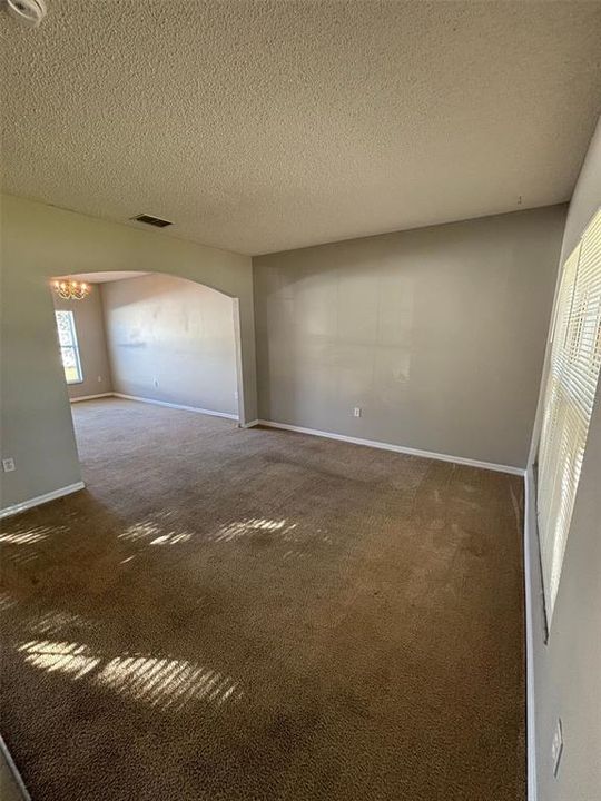 For Rent: $2,000 (4 beds, 2 baths, 2113 Square Feet)