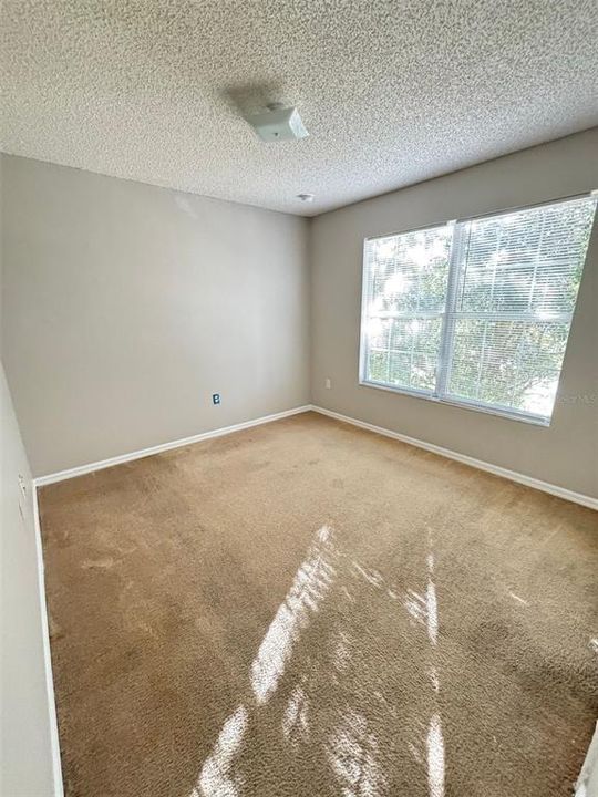 For Rent: $2,000 (4 beds, 2 baths, 2113 Square Feet)