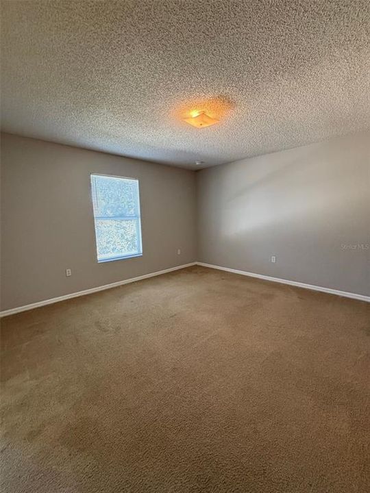 For Rent: $2,000 (4 beds, 2 baths, 2113 Square Feet)