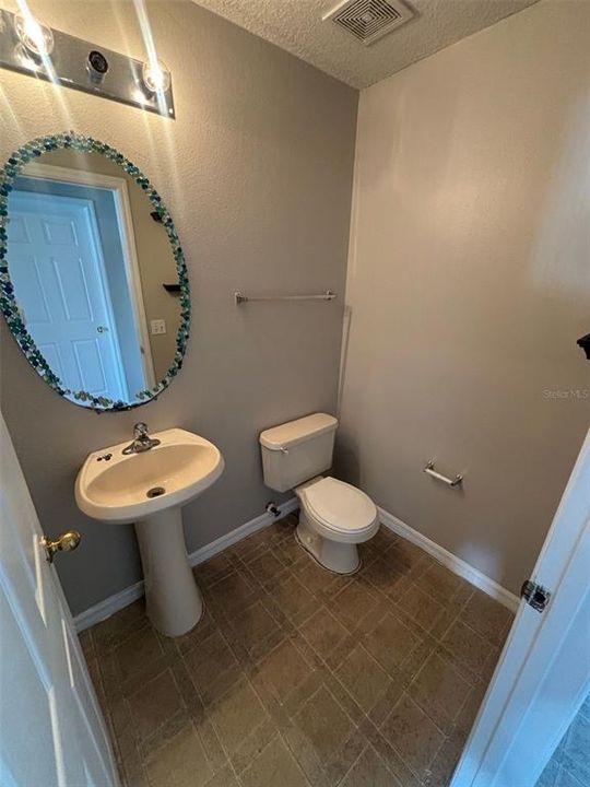 For Rent: $2,000 (4 beds, 2 baths, 2113 Square Feet)