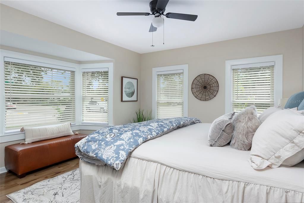 For Rent: $2,775 (3 beds, 2 baths, 1245 Square Feet)