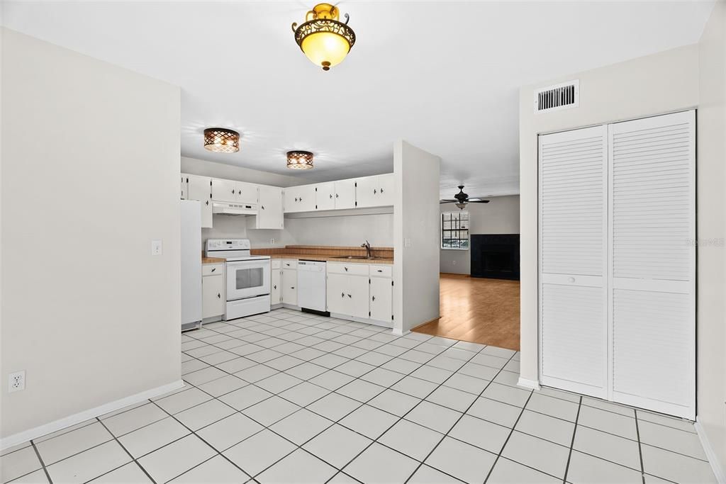 For Rent: $1,945 (3 beds, 2 baths, 1314 Square Feet)