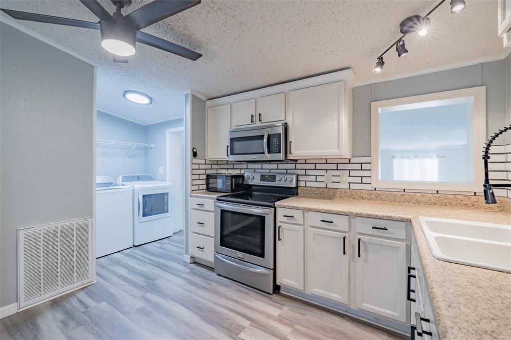 For Sale: $365,000 (4 beds, 2 baths, 2002 Square Feet)